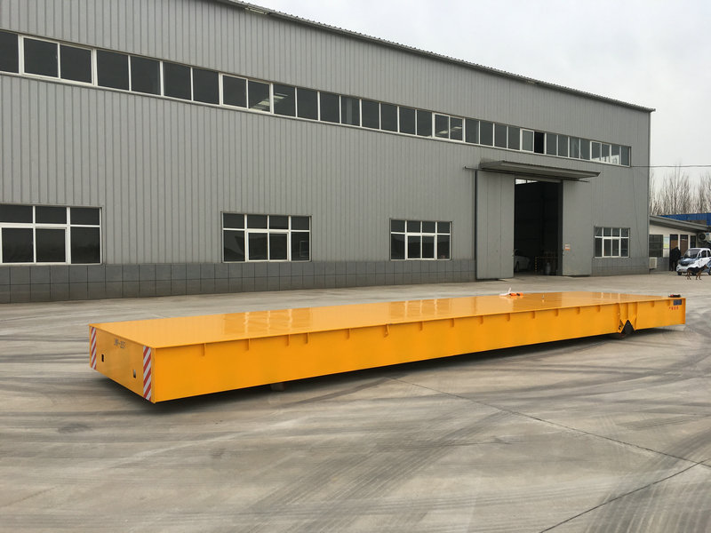 25 ton tovornjak za prevoz težkih materialov