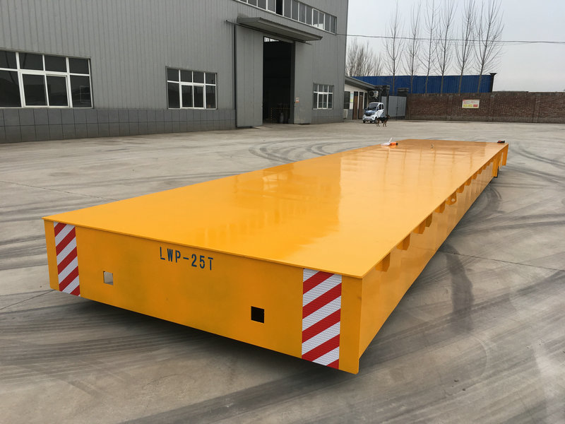 25 ton tovornjak za prevoz težkih materialov