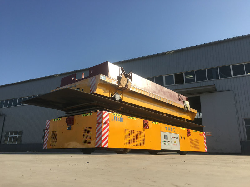 Modularni tovarniški prenosni voziček